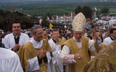 Au sujet des sacres épiscopaux