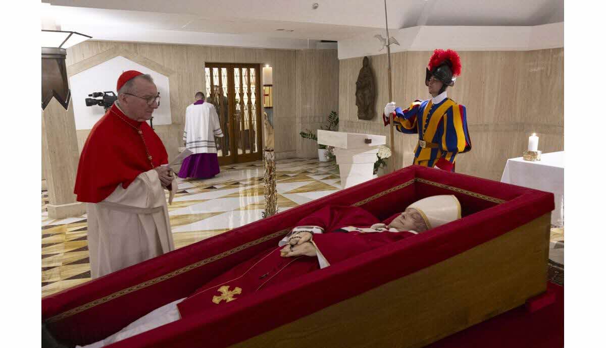 mort-du-pape-francois-les-funerailles-samedi-l-italie-decrete-cinq-jours-de-deuil-national-1745305876